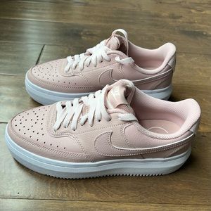 Nike Court Vintage Sneakers